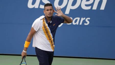 Poți vorbi în timpul unui meci de tenis?