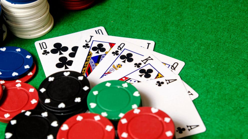 intrebari-cu-privire-la-poker-ul-online
